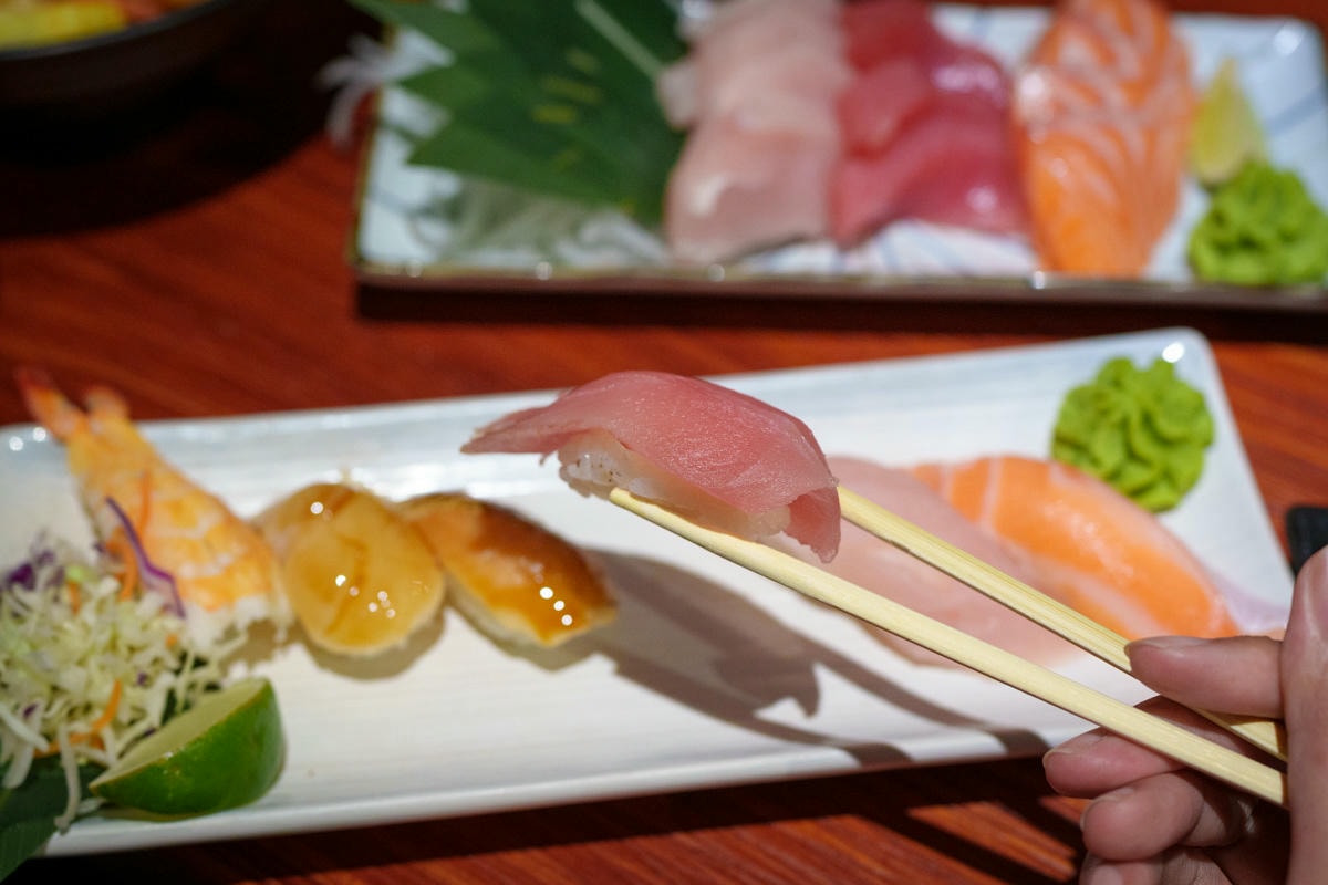 【鏊屋 串燒/壽司/酒場】板橋新埔居酒屋推薦，特色必吃握壽司、刺身，大啖各式特色料理，陽明街上最美居酒屋！