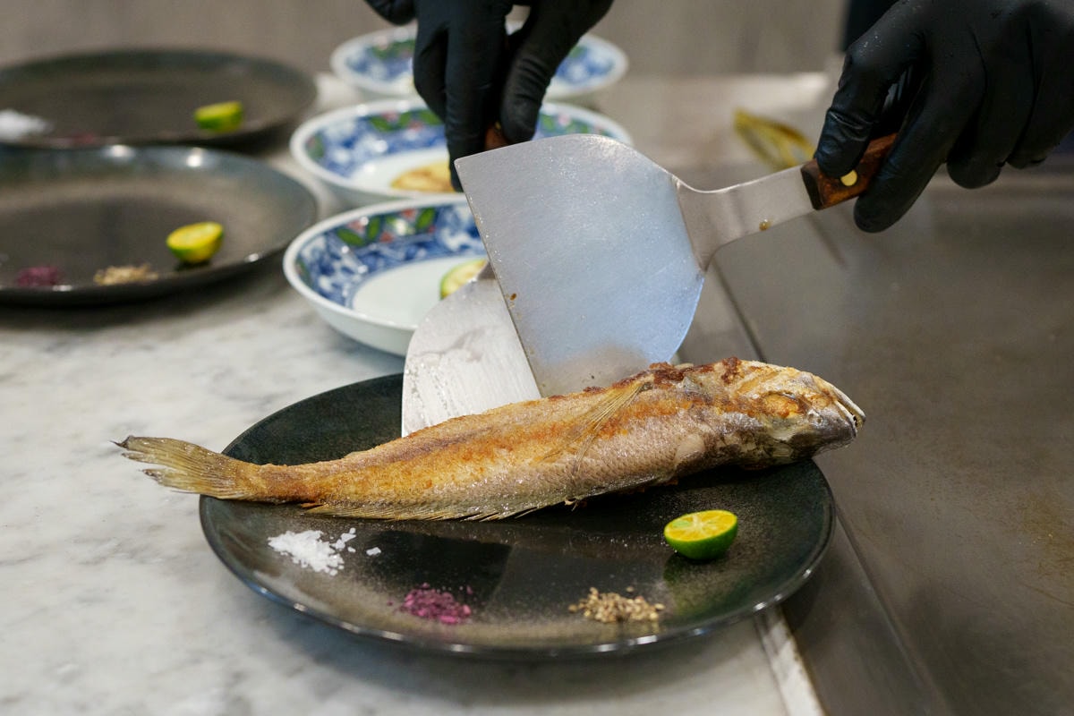 【明水然．樂】宜蘭礁溪慶生聚餐美食推薦，Google 評論4.8高分頂級無菜單鐵板燒，2000元有找的小資族大享受！
