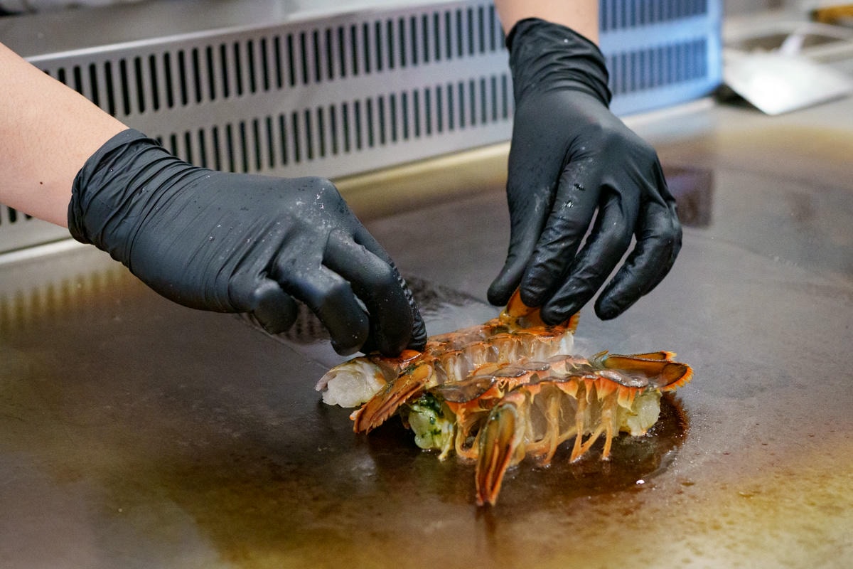 【明水然．樂】宜蘭礁溪慶生聚餐美食推薦，Google 評論4.8高分頂級無菜單鐵板燒，2000元有找的小資族大享受！