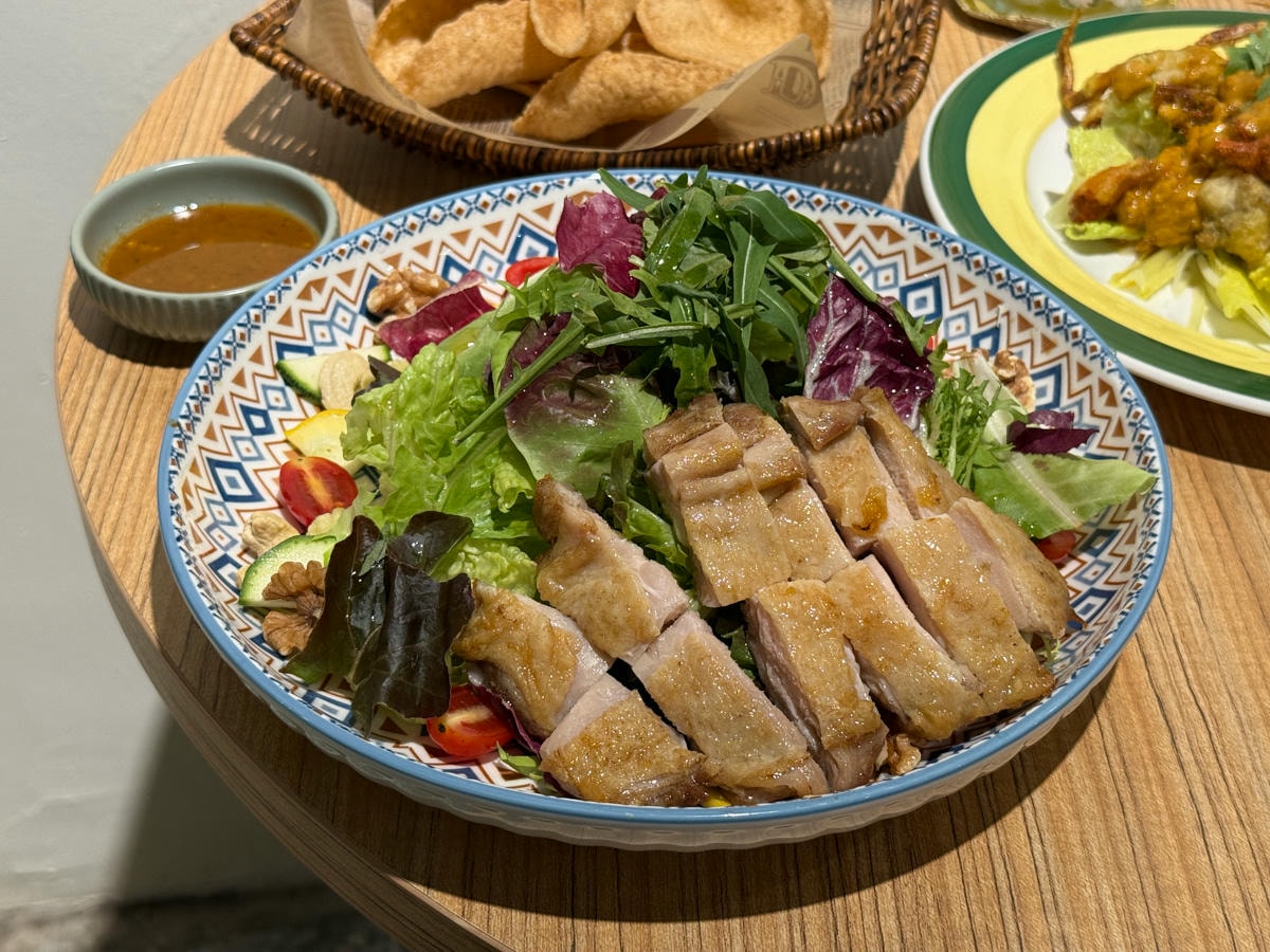 【泰妃 Thaiffee】台北行天宮評分最高美食推薦，道地泰式料理、特色飲品，深夜咖啡廳聚會人氣首選！