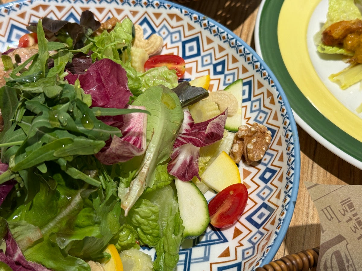 【泰妃 Thaiffee】台北行天宮評分最高美食推薦，道地泰式料理、特色飲品，深夜咖啡廳聚會人氣首選！