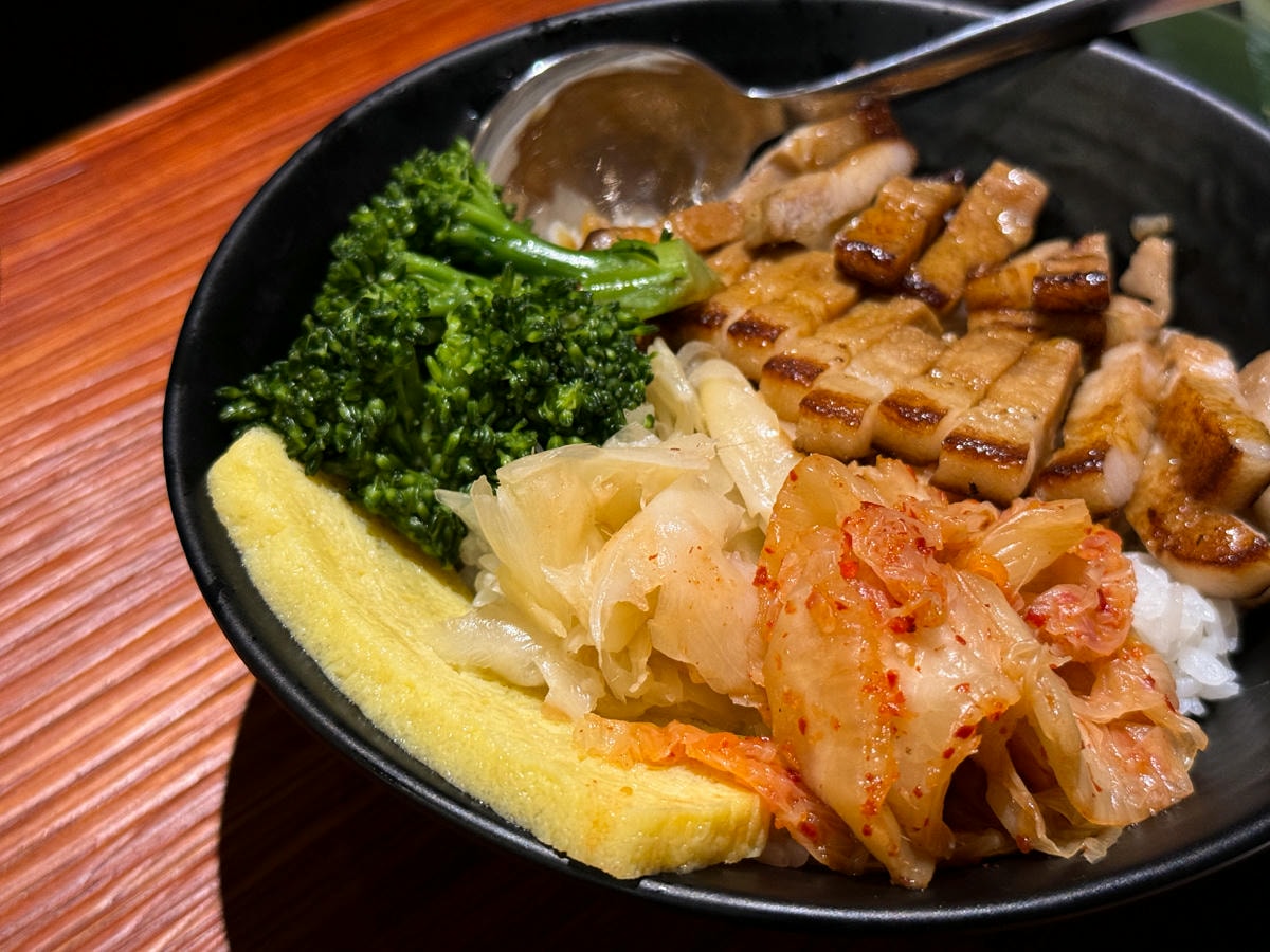 【鏊屋 串燒/壽司/酒場】板橋新埔居酒屋推薦，特色必吃握壽司、刺身，大啖各式特色料理，陽明街上最美居酒屋！