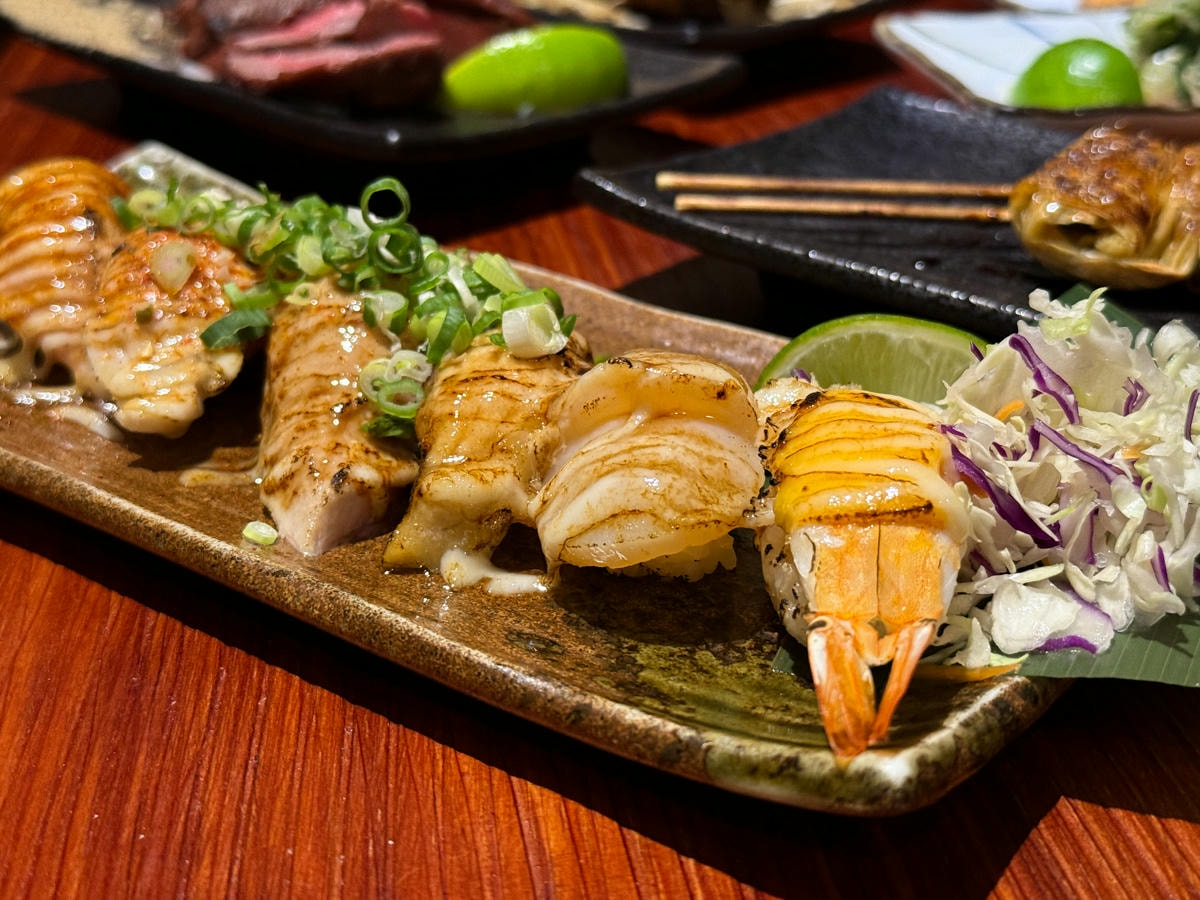 【鏊屋 串燒/壽司/酒場】板橋新埔居酒屋推薦，特色必吃握壽司、刺身，大啖各式特色料理，陽明街上最美居酒屋！