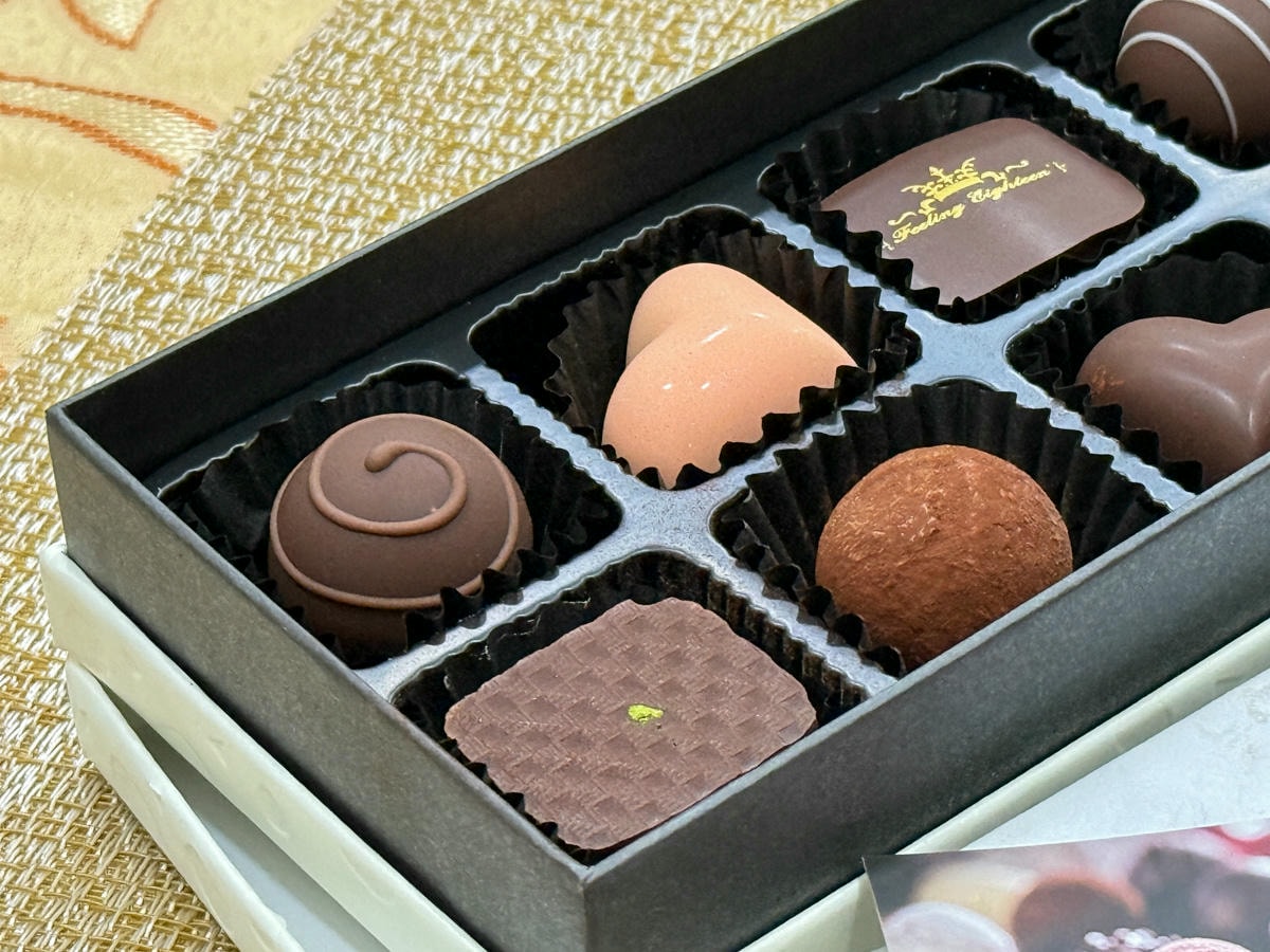 【Feeling18 巧克力工房】南投埔里人氣名產美食推薦，特色必吃義式手工冰淇淋、藏心巧克力、曲奇餅乾，在地最強伴手禮！