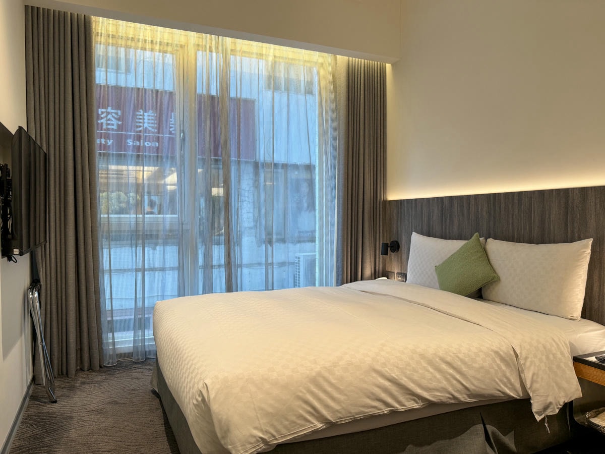 【丹迪旅店 天津店】台北中山區商旅住宿推薦，6大唯美設計房型，附24小時免費零食點心區，國外觀光客最愛旅宿！
