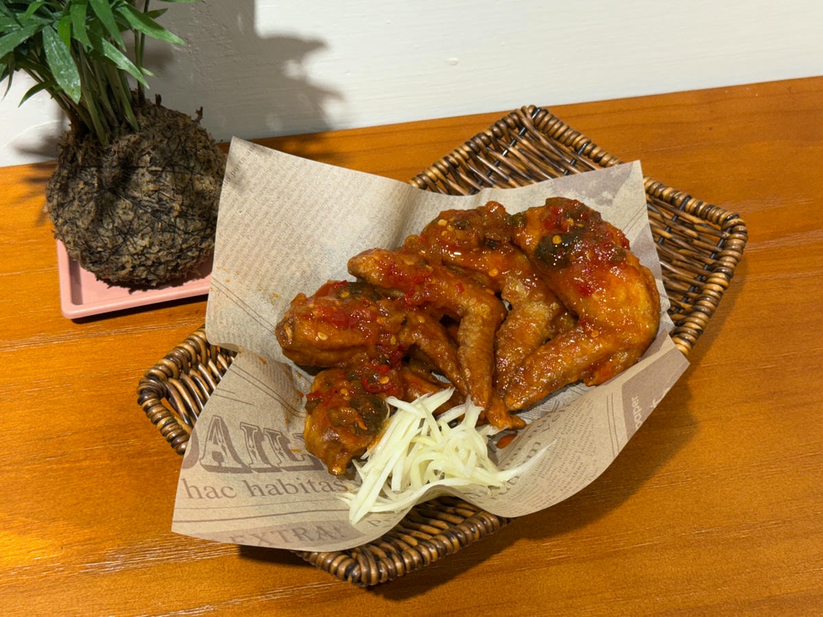 【泰妃 Thaiffee】台北行天宮評分最高美食推薦，道地泰式料理、特色飲品，深夜咖啡廳聚會人氣首選！