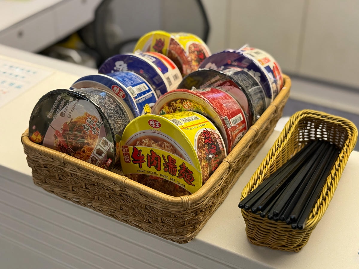 【丹迪旅店 天津店】台北中山區商旅住宿推薦，6大唯美設計房型，附24小時免費零食點心區，國外觀光客最愛旅宿！