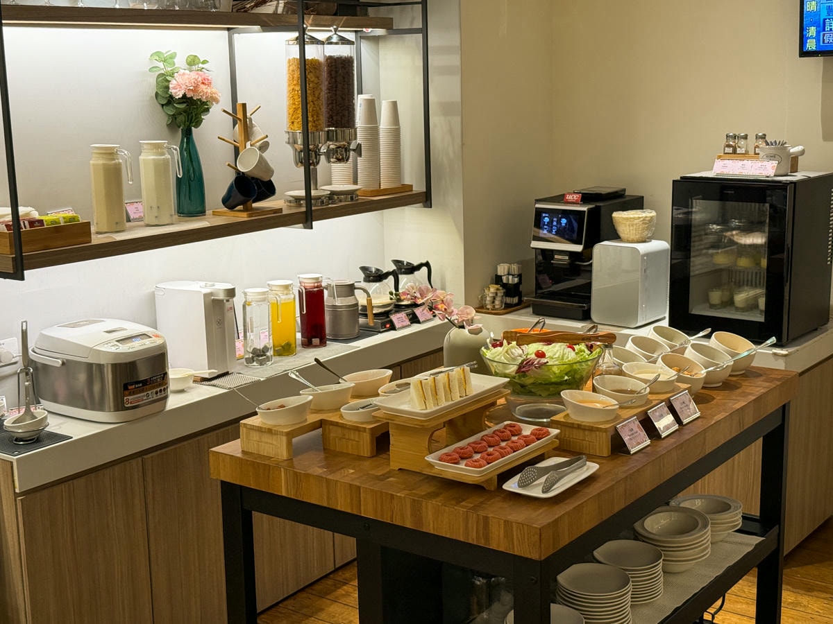 【丹迪旅店 天津店】台北中山區商旅住宿推薦，6大唯美設計房型，附24小時免費零食點心區，國外觀光客最愛旅宿！