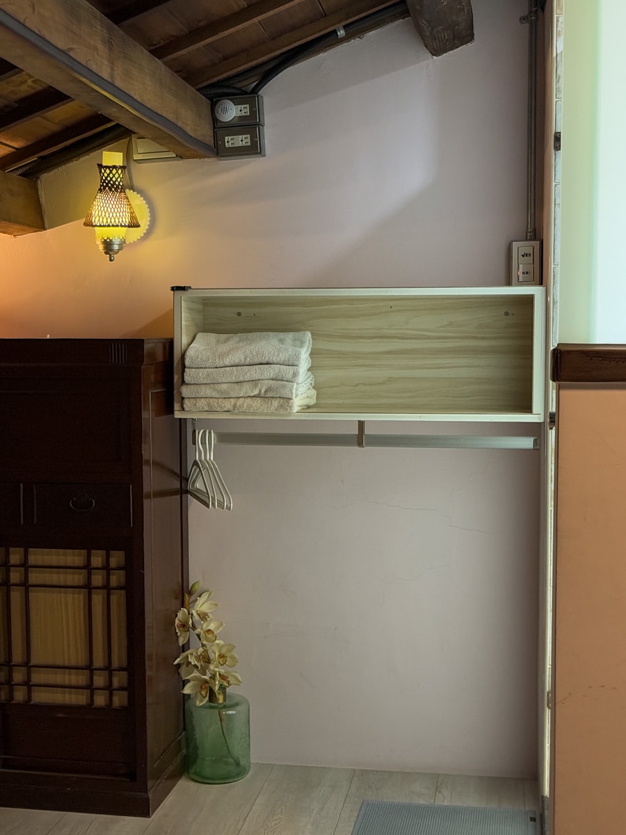 【梧藏 美萊茵旅宿】台南中西區人氣包棟民宿推薦,6-16人高評價住宿首選,內建KTV、電動麻將、大廳廚房的2層樓半大空間! - 第61張圖 【梧藏 美萊茵旅宿】台南中西區人氣包棟民宿推薦,6-16人高評價住宿首選,內建KTV、電動麻將、大廳廚房的2層樓半大空間!