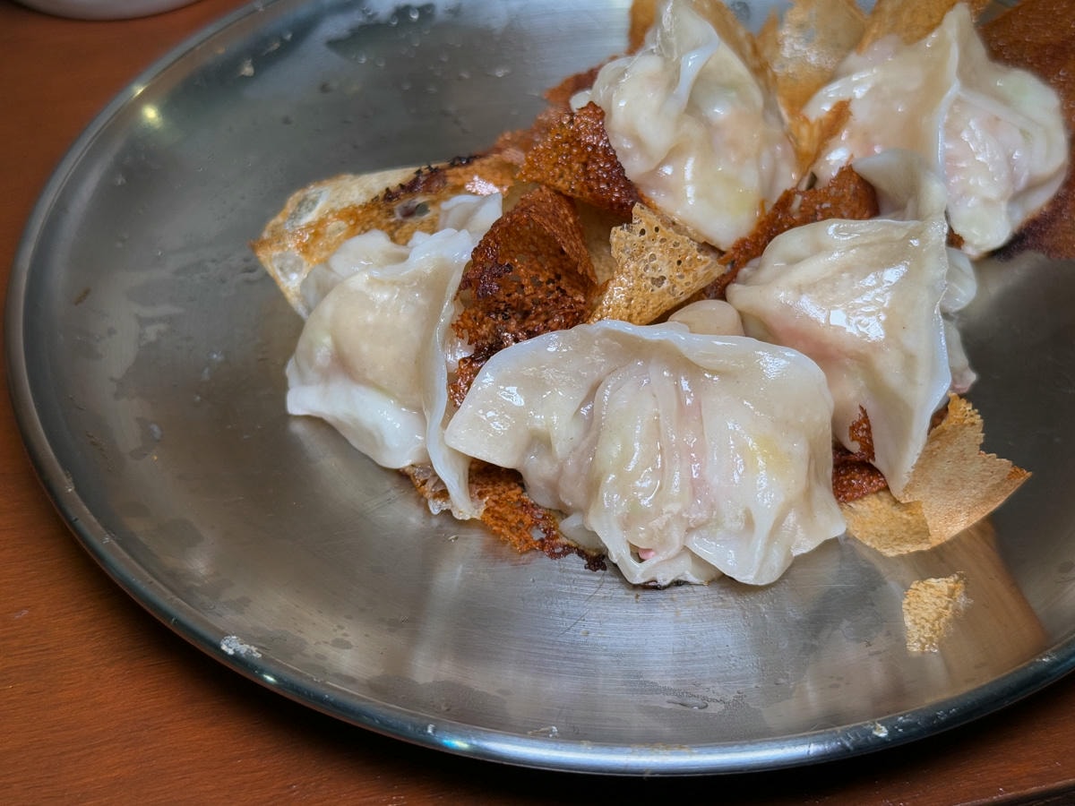 【敬.人生】台南中西區特色煎餃美食推薦，必吃會爆汁的日式煎餃、古早味家常飯食，在地人最愛的溫馨餐廳！