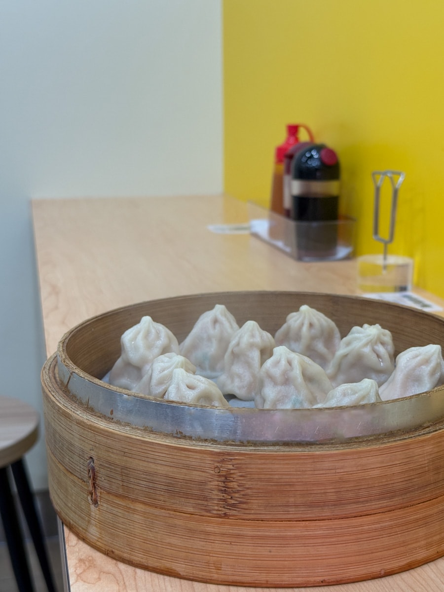 【永新豆漿 竹林總店】永和人氣必吃早餐推薦，特色必點燒餅、鹹豆漿加蛋、小籠湯包秒殺賣完！