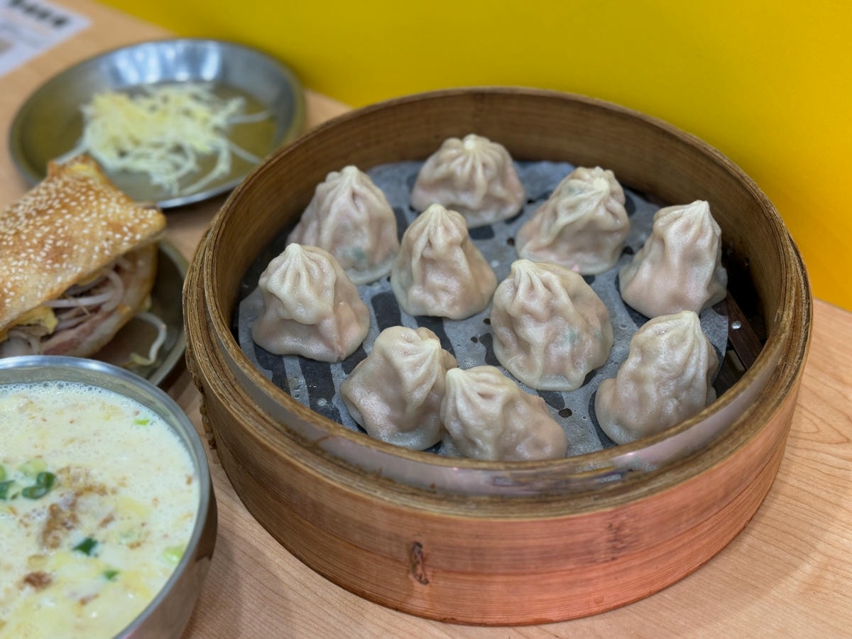 【永新豆漿 竹林總店】永和人氣必吃早餐推薦，特色必點燒餅、鹹豆漿加蛋、小籠湯包秒殺賣完！