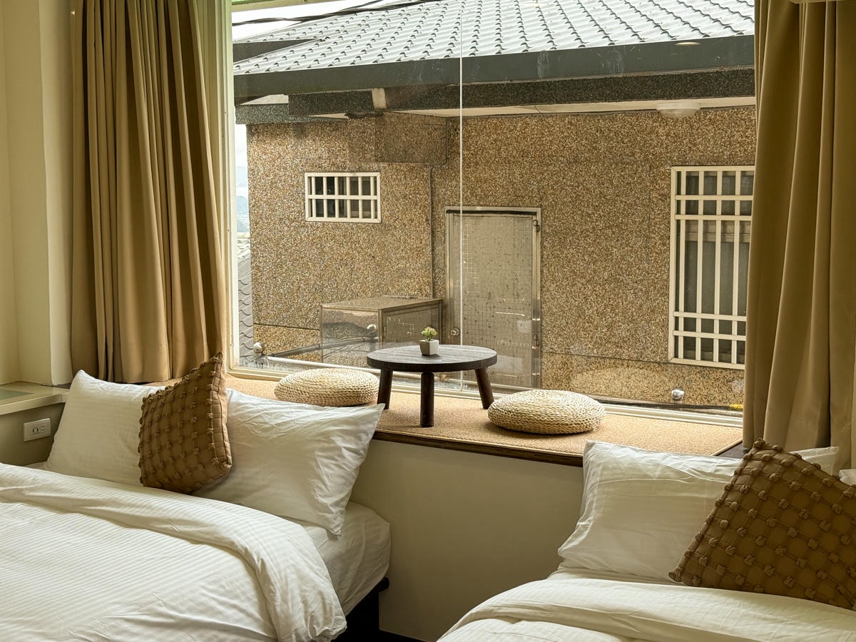 【微旅 weilu】九份老街平價住宿推薦，6大唯美房型，獨家露天觀景台遠眺山海美景！慢活渡假的休憩空間！