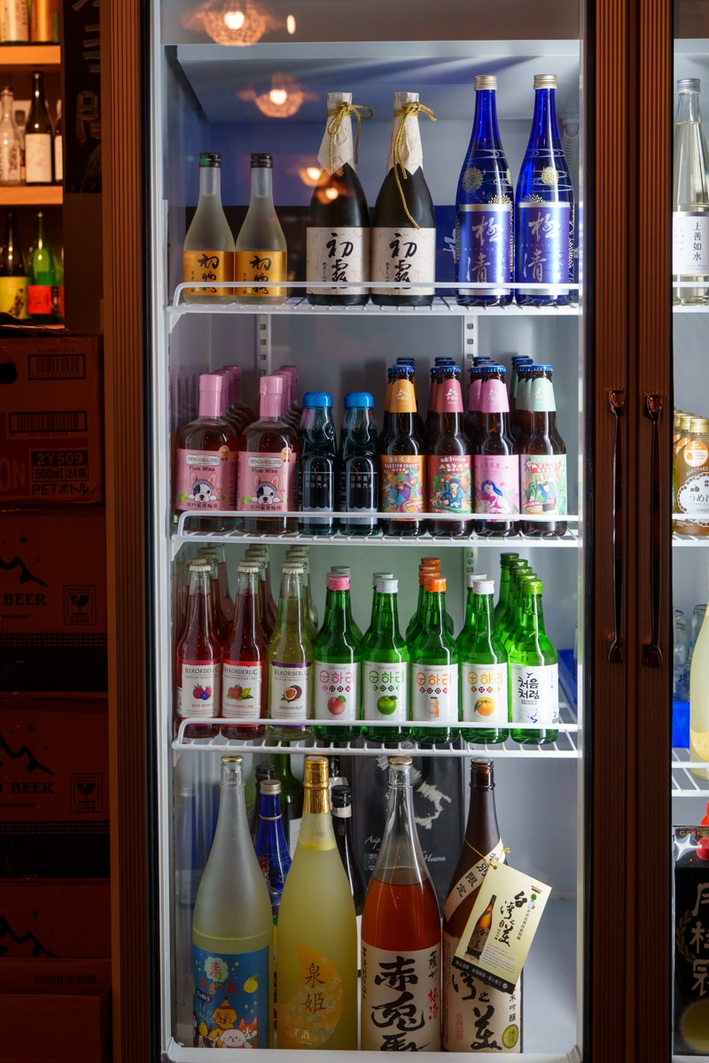【炭舊食代】板橋平價居酒屋推薦，串燒45元起，大啖職人手作特色料理，必喝台灣道地梅酒與精釀啤酒！