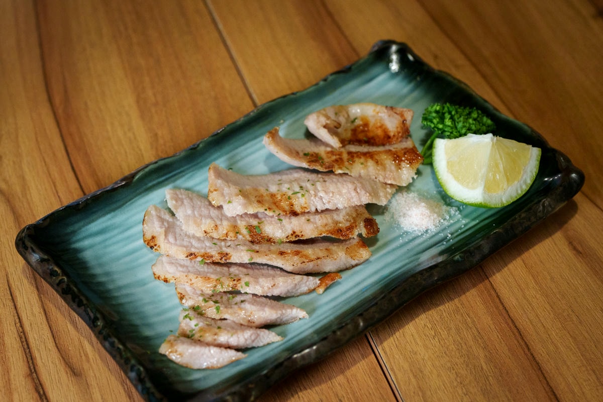 【炭舊食代】板橋平價居酒屋推薦，串燒45元起，大啖職人手作特色料理，必喝台灣道地梅酒與精釀啤酒！
