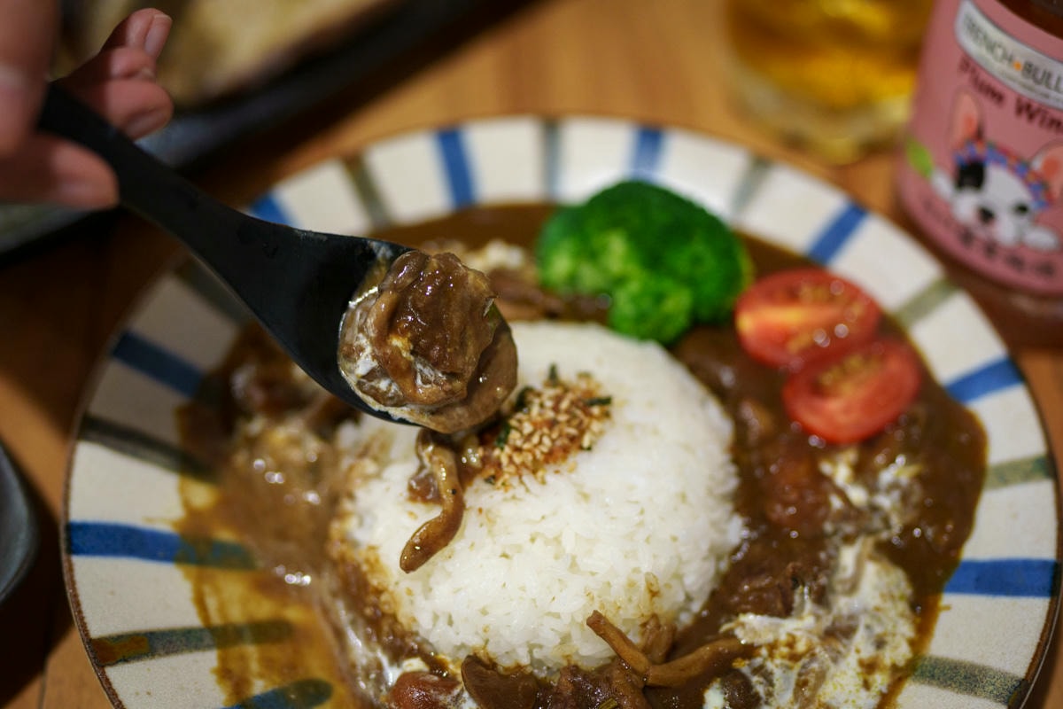 【炭舊食代】板橋平價居酒屋推薦，串燒45元起，大啖職人手作特色料理，必喝台灣道地梅酒與精釀啤酒！