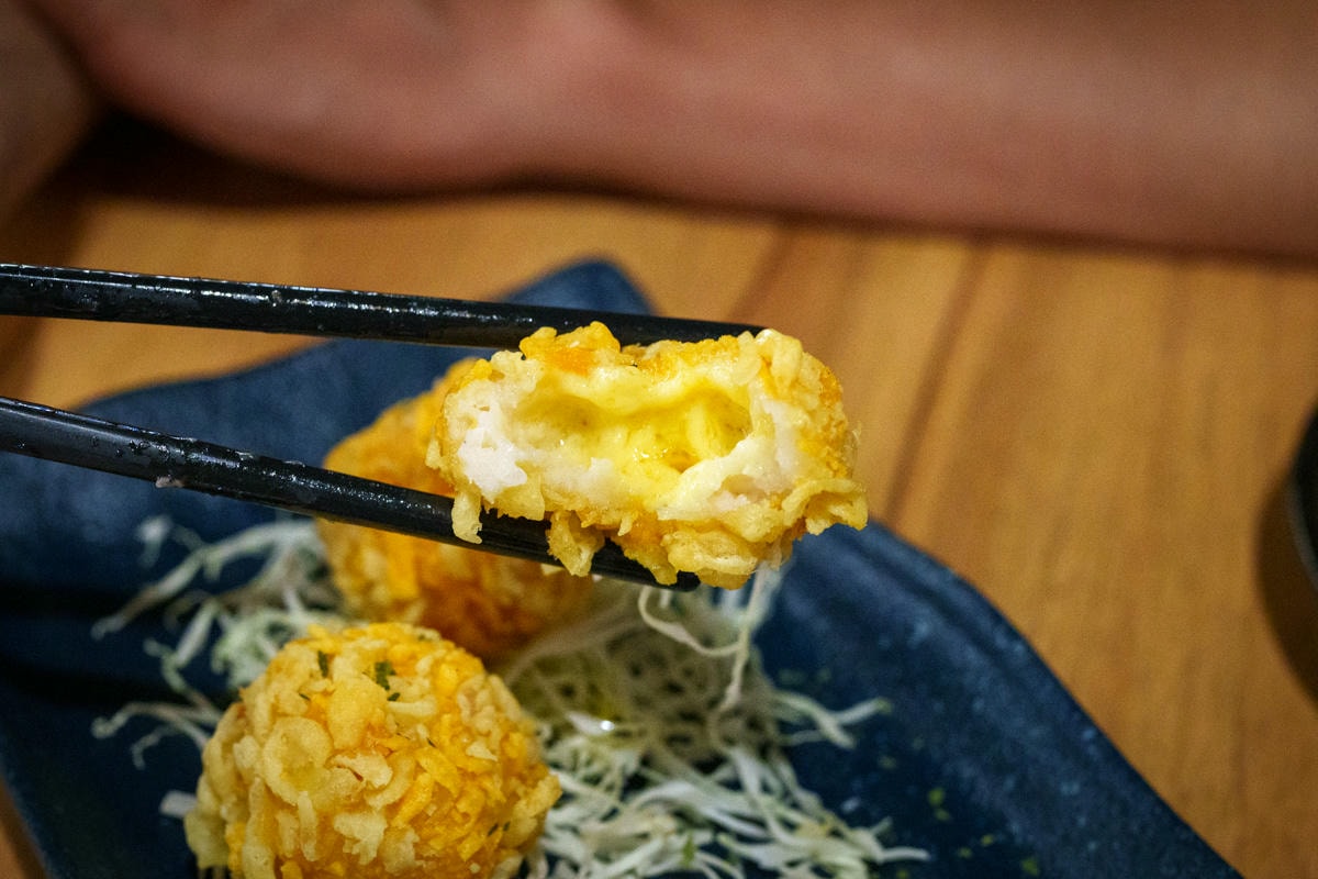 【炭舊食代】板橋平價居酒屋推薦，串燒45元起，大啖職人手作特色料理，必喝台灣道地梅酒與精釀啤酒！