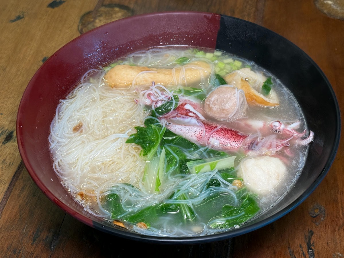 【覓 鍋】金瓜石勸濟堂美食推薦，特色必吃新鮮小卷米粉、多款特色小火鍋，黃金博物館附近美食首選！