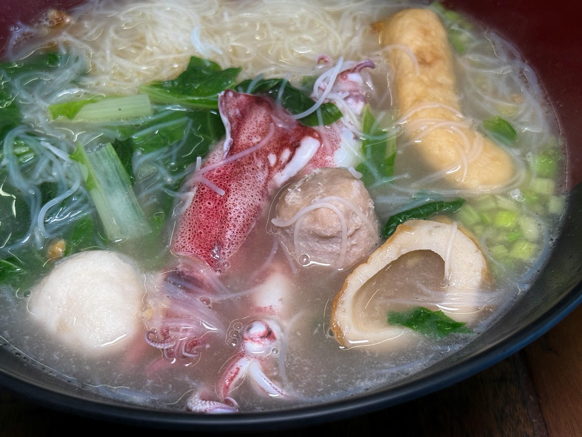 【覓 鍋】金瓜石勸濟堂美食推薦，特色必吃新鮮小卷米粉、多款特色小火鍋，黃金博物館附近美食首選！
