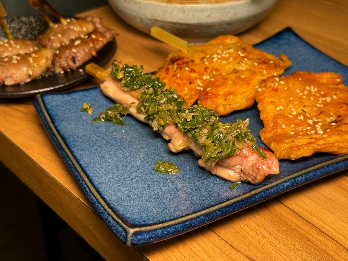 【炭舊食代】板橋平價居酒屋推薦，串燒45元起，大啖職人手作特色料理，必喝台灣道地梅酒與精釀啤酒！