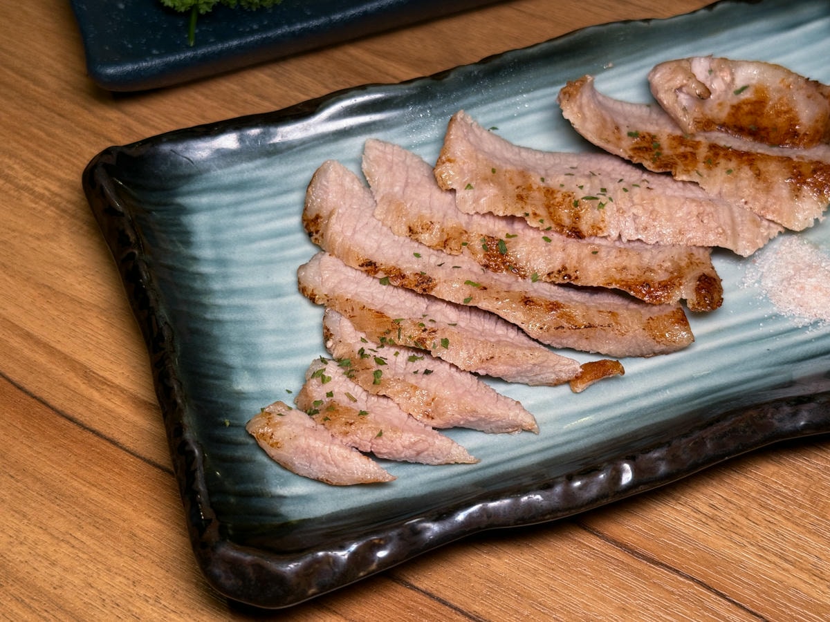 【炭舊食代】板橋平價居酒屋推薦，串燒45元起，大啖職人手作特色料理，必喝台灣道地梅酒與精釀啤酒！