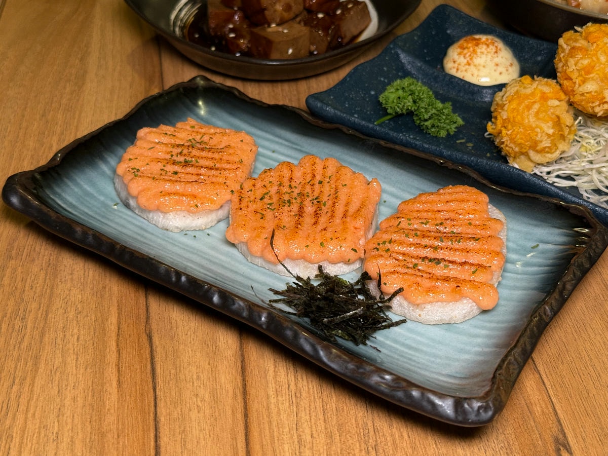 【炭舊食代】板橋平價居酒屋推薦，串燒45元起，大啖職人手作特色料理，必喝台灣道地梅酒與精釀啤酒！