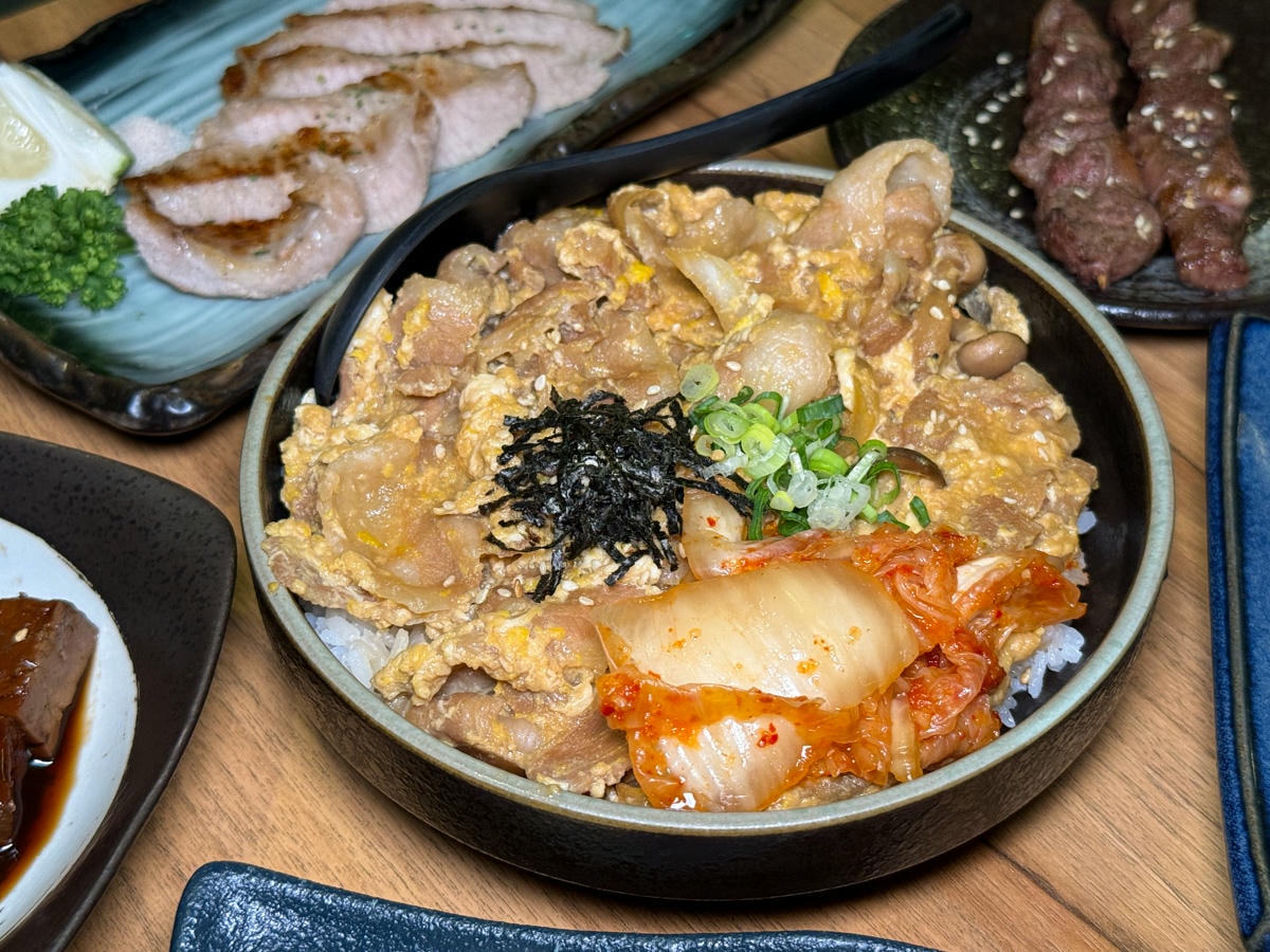 【炭舊食代】板橋平價居酒屋推薦，串燒45元起，大啖職人手作特色料理，必喝台灣道地梅酒與精釀啤酒！