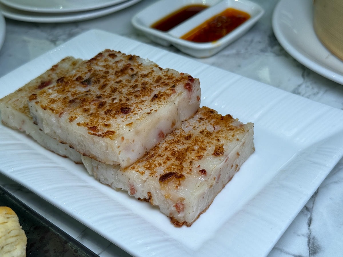 【荷李活茶街】台北忠孝復興港式茶餐廳美食推薦，大啖8大系列特色港點不踩雷，超高CP值精緻多人套餐！