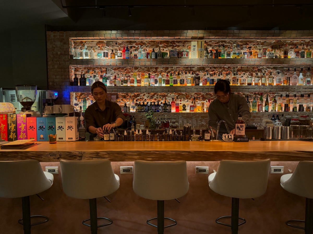 【注目 Tranity】台南深夜甜點酒吧推薦,必吃自家手作甜點、一系列特色調酒,新推出濃乳霜淇淋! - 第4張圖 【注目 Tranity】台南深夜甜點酒吧推薦,必吃自家手作甜點、一系列特色調酒,新推出濃乳霜淇淋!