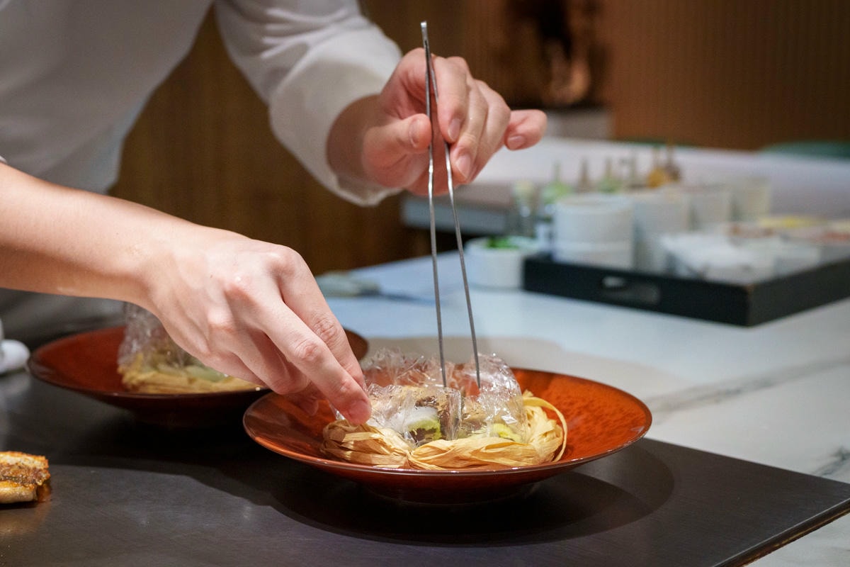 【DOWA 道和日式鐵板燒】台北東區人氣必吃美食推薦,2280元起大啖高級日式鐵板燒套餐!職人演繹頂級鐵板料理饗宴 - 第30張圖 【DOWA 道和日式鐵板燒】台北東區人氣必吃美食推薦,2280元起大啖高級日式鐵板燒套餐!職人演繹頂級鐵板料理饗宴
