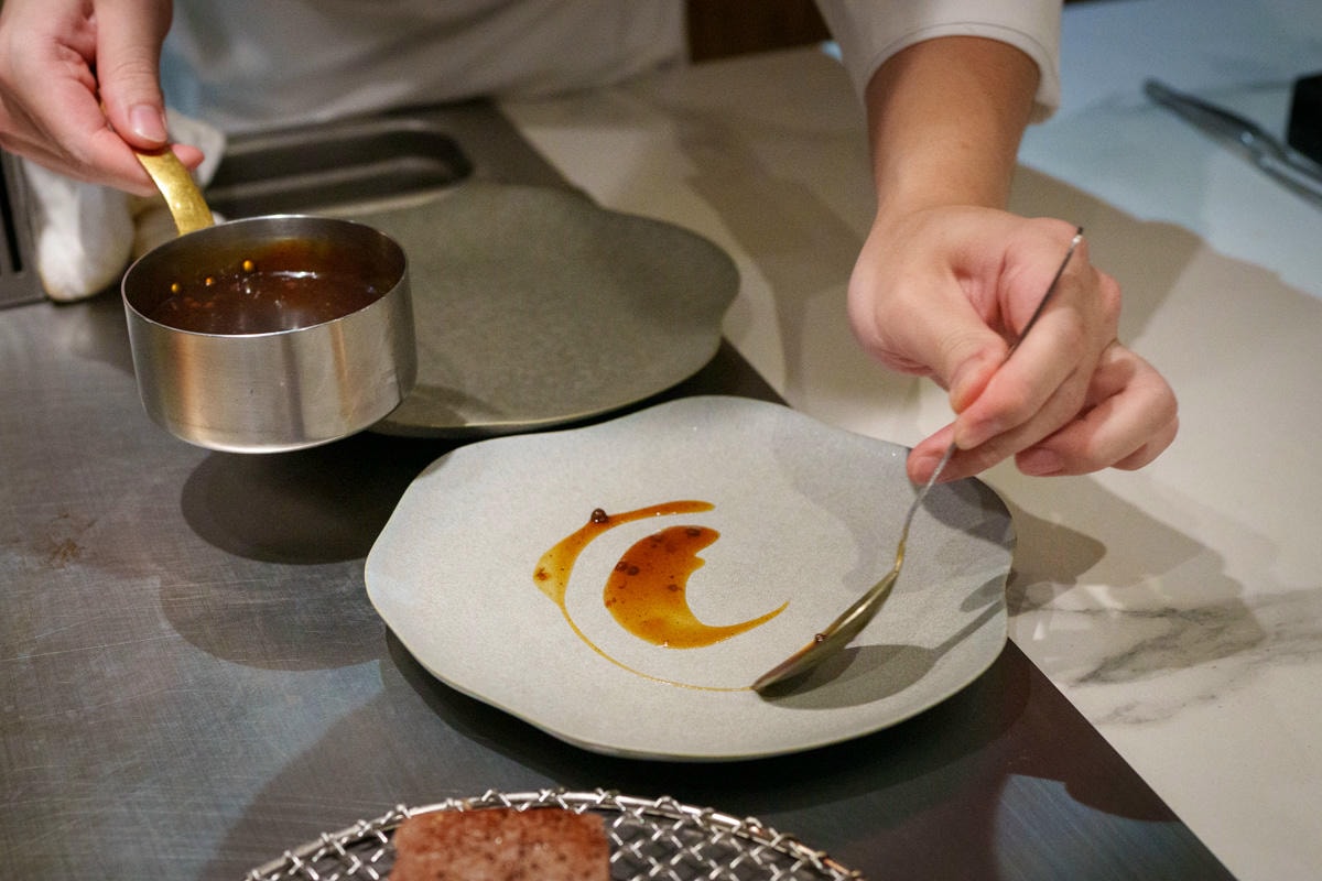 【DOWA 道和日式鐵板燒】台北東區人氣必吃美食推薦,2280元起大啖高級日式鐵板燒套餐!職人演繹頂級鐵板料理饗宴 - 第39張圖 【DOWA 道和日式鐵板燒】台北東區人氣必吃美食推薦,2280元起大啖高級日式鐵板燒套餐!職人演繹頂級鐵板料理饗宴