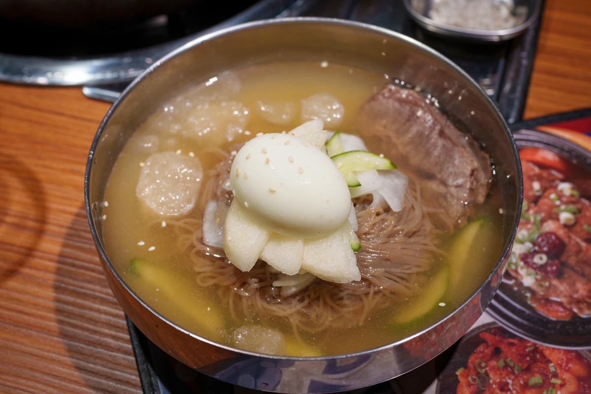 【ABV 韓式餐酒館】板橋車站附近美食餐廳推薦，大啖正宗韓式烤肉、經典韓國料理，內用小菜無限續！