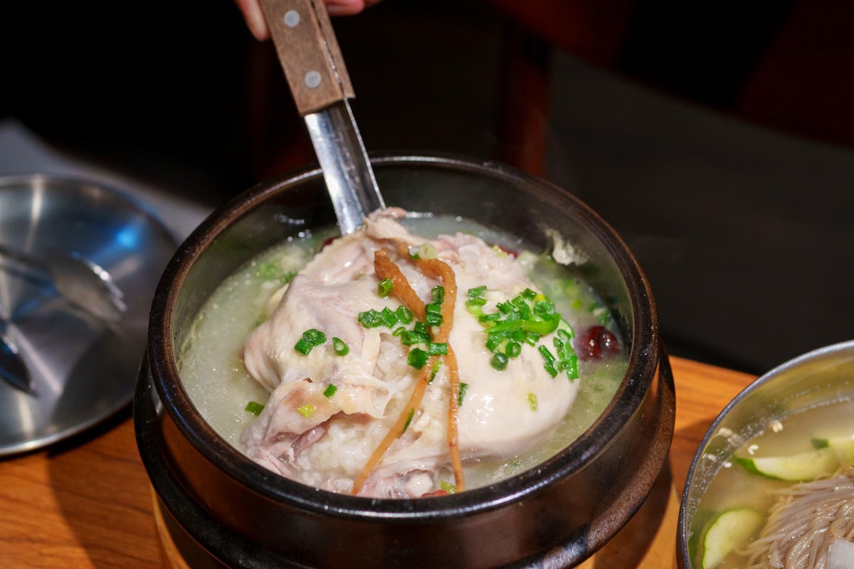 【ABV 韓式餐酒館】板橋車站附近美食餐廳推薦，大啖正宗韓式烤肉、經典韓國料理，內用小菜無限續！
