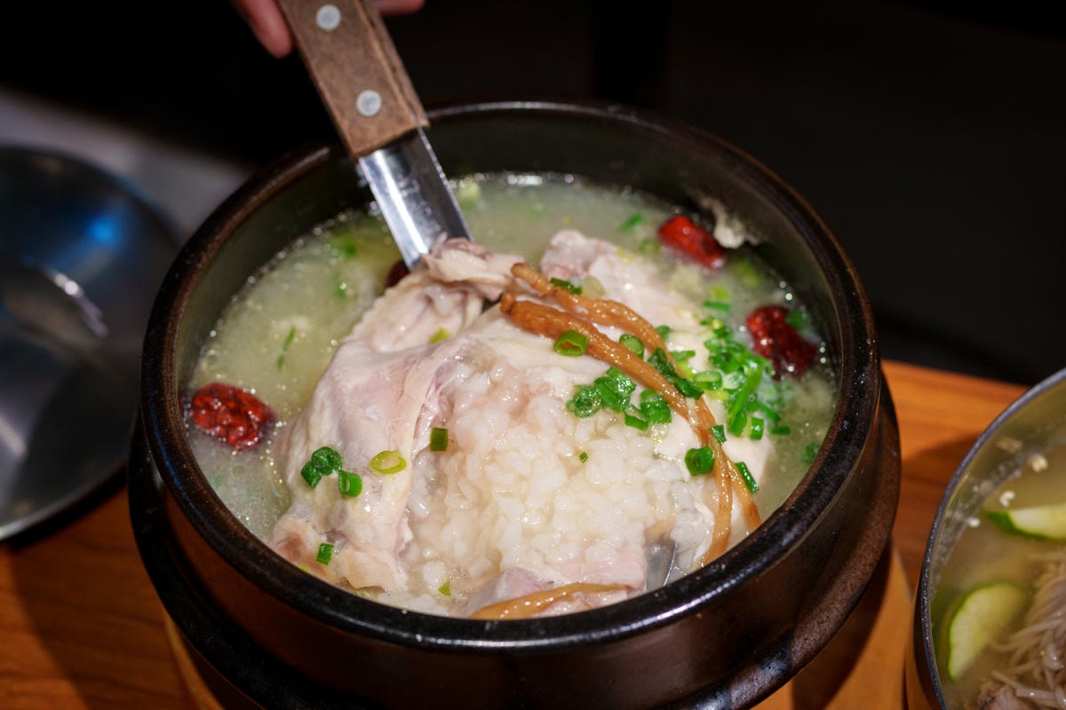 【ABV 韓式餐酒館】板橋車站附近美食餐廳推薦，大啖正宗韓式烤肉、經典韓國料理，內用小菜無限續！
