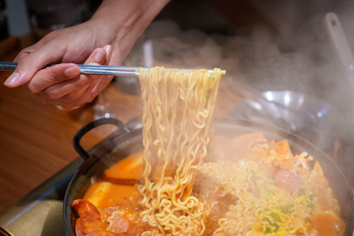 【ABV 韓式餐酒館】板橋車站附近美食餐廳推薦，大啖正宗韓式烤肉、經典韓國料理，內用小菜無限續！