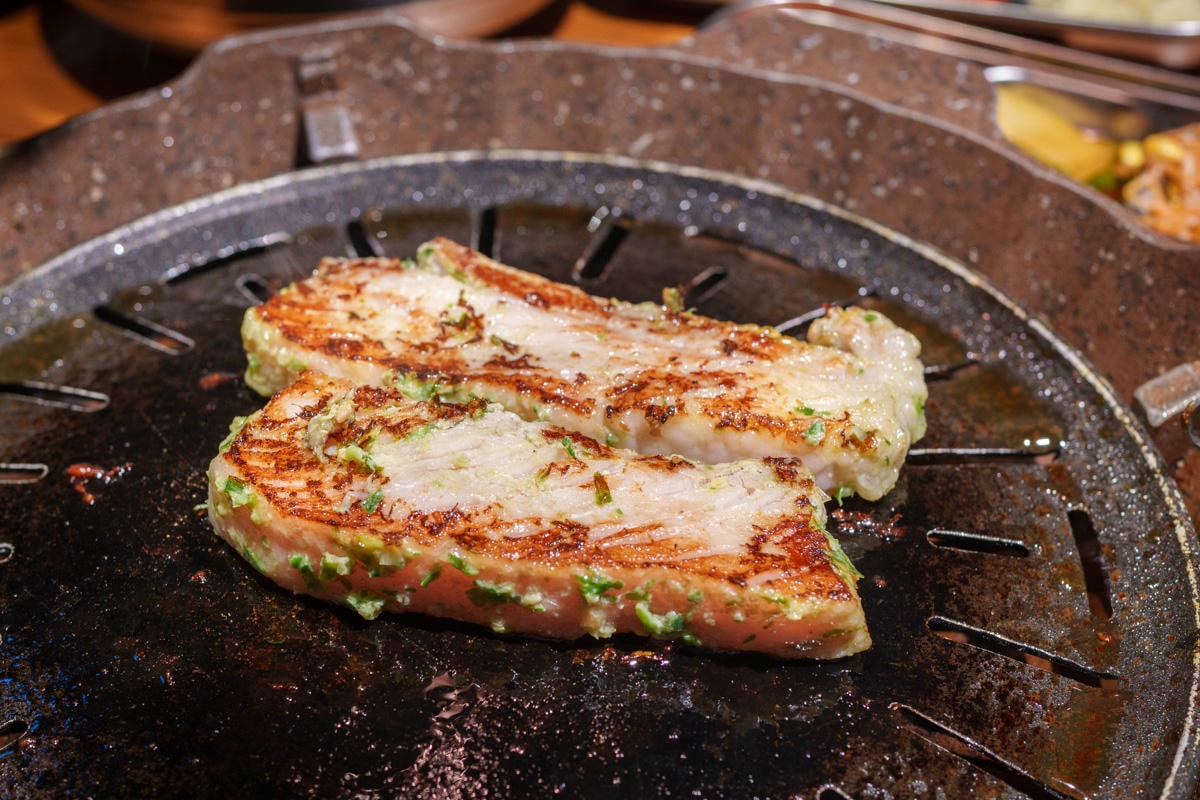 【ABV 韓式餐酒館】板橋車站附近美食餐廳推薦，大啖正宗韓式烤肉、經典韓國料理，內用小菜無限續！