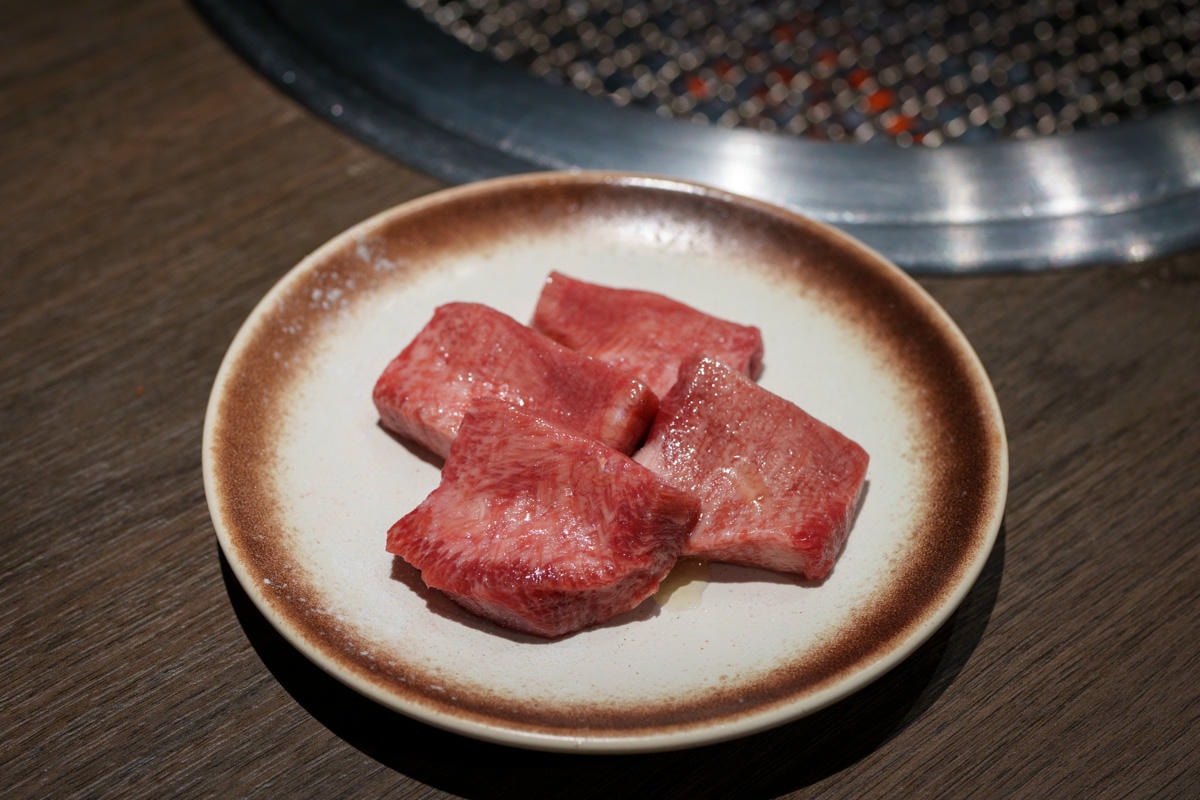 【路易奇電力公司 景安電廠】中和景安燒肉餐廳美食推薦，1570元起大啖精緻套餐，必吃頂級A5手切和牛！