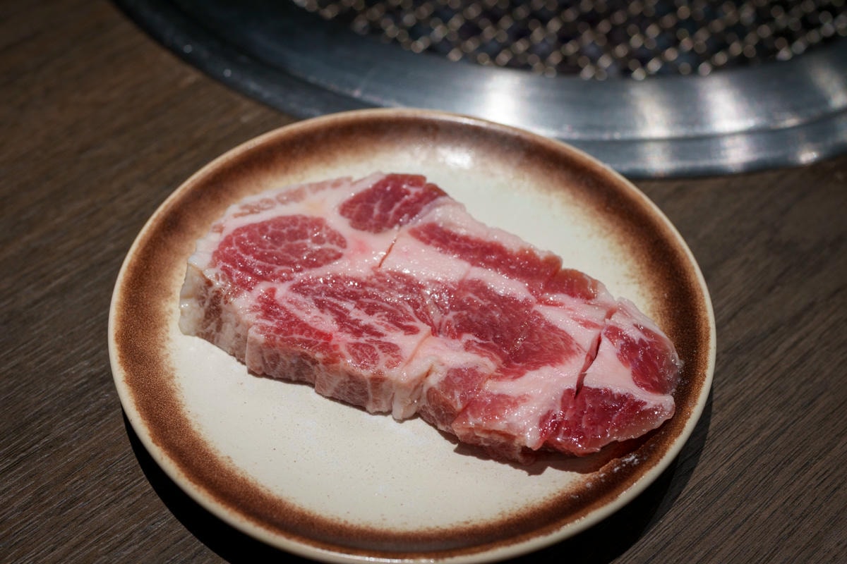 【路易奇電力公司 景安電廠】中和景安燒肉餐廳美食推薦，1570元起大啖精緻套餐，必吃頂級A5手切和牛！