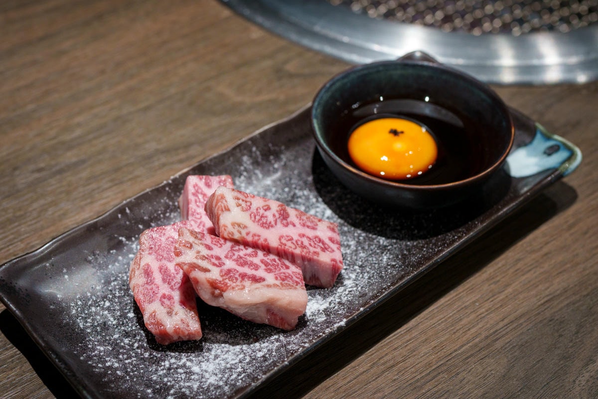 【路易奇電力公司 景安電廠】中和景安燒肉餐廳美食推薦，1570元起大啖精緻套餐，必吃頂級A5手切和牛！