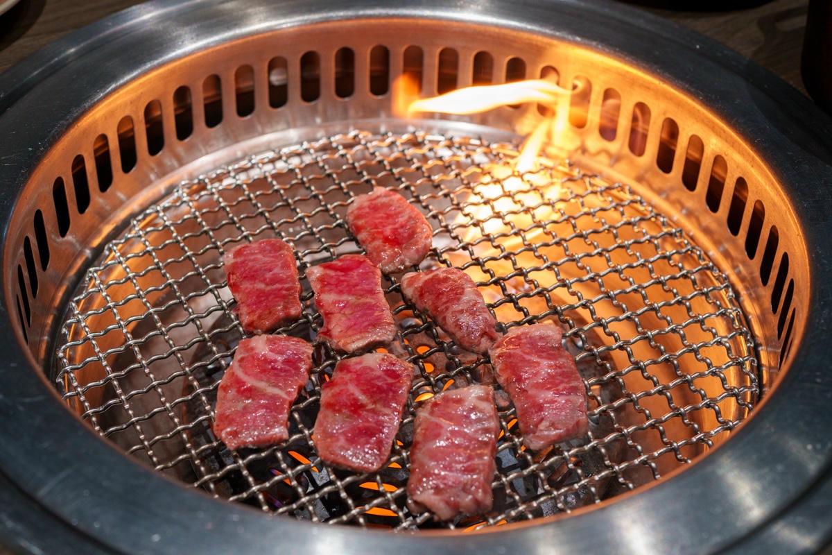 【路易奇電力公司 景安電廠】中和景安燒肉餐廳美食推薦，1570元起大啖精緻套餐，必吃頂級A5手切和牛！