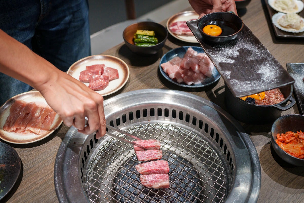 【路易奇電力公司 景安電廠】中和景安燒肉餐廳美食推薦，1570元起大啖精緻套餐，必吃頂級A5手切和牛！