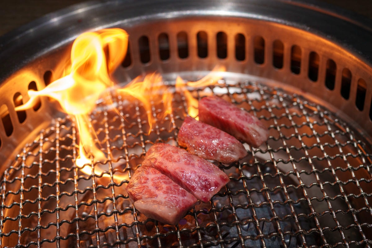 【路易奇電力公司 景安電廠】中和景安燒肉餐廳美食推薦，1570元起大啖精緻套餐，必吃頂級A5手切和牛！