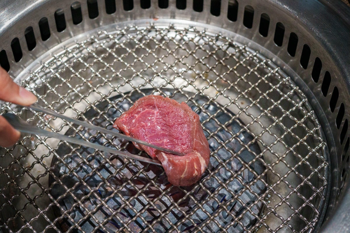 【路易奇電力公司 景安電廠】中和景安燒肉餐廳美食推薦，1570元起大啖精緻套餐，必吃頂級A5手切和牛！