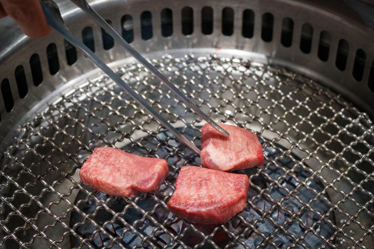 【路易奇電力公司 景安電廠】中和景安燒肉餐廳美食推薦，1570元起大啖精緻套餐，必吃頂級A5手切和牛！
