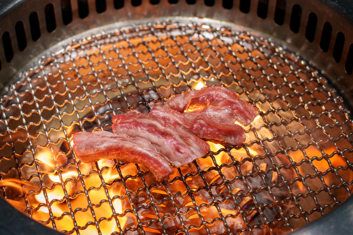 【路易奇電力公司 景安電廠】中和景安燒肉餐廳美食推薦，1570元起大啖精緻套餐，必吃頂級A5手切和牛！