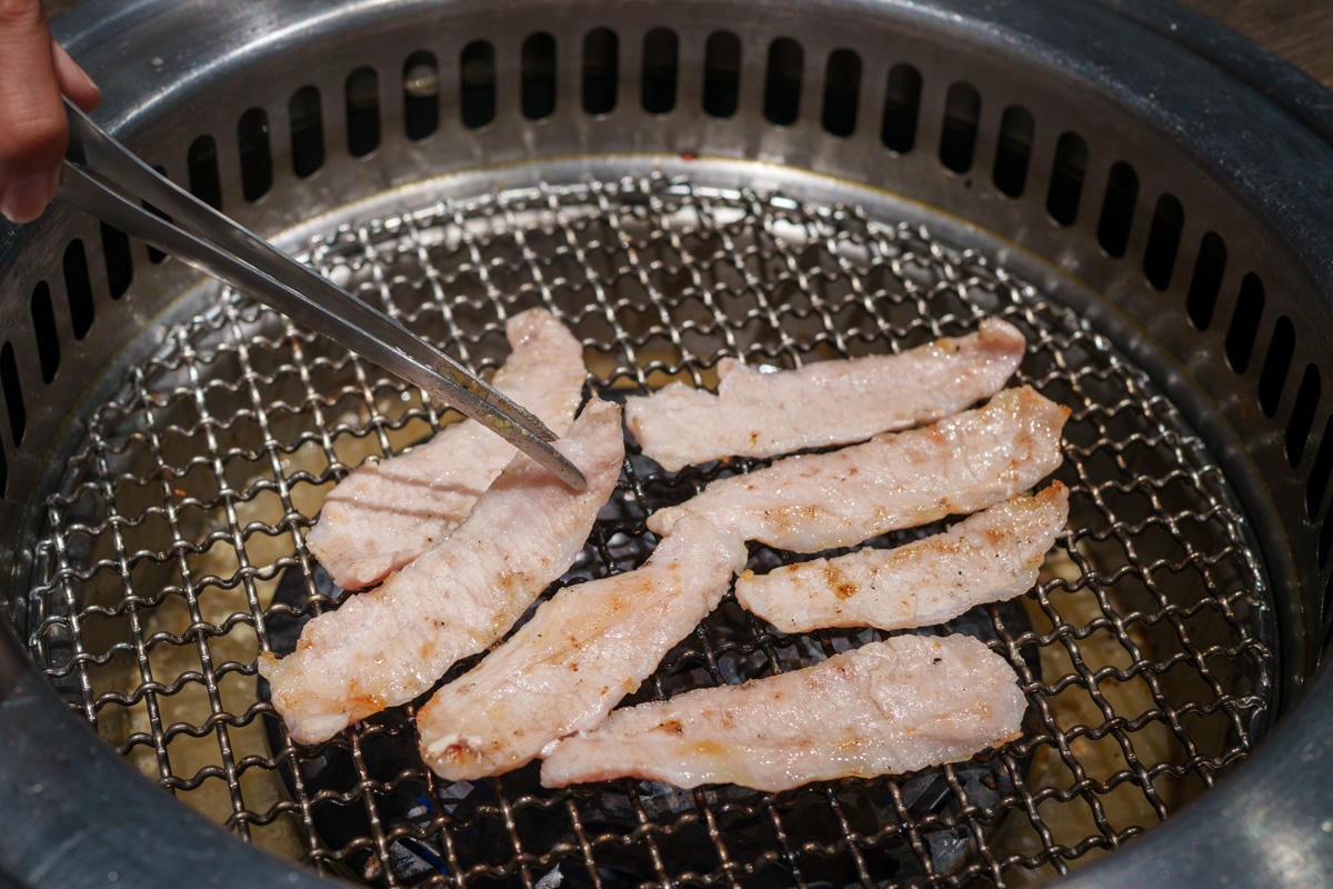 【路易奇電力公司 景安電廠】中和景安燒肉餐廳美食推薦，1570元起大啖精緻套餐，必吃頂級A5手切和牛！