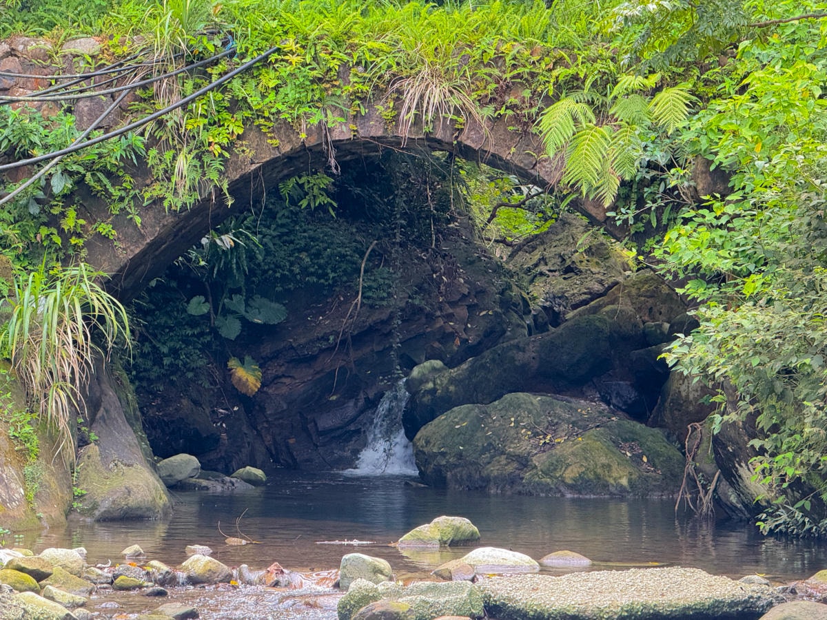 【外九份溪圳橋三層橋】教你怎麼去全台唯一金瓜石三層橋，每年金瓜石迎媽祖遶境必經路線！瑞芳區山林野溪秘境打卡地標！
