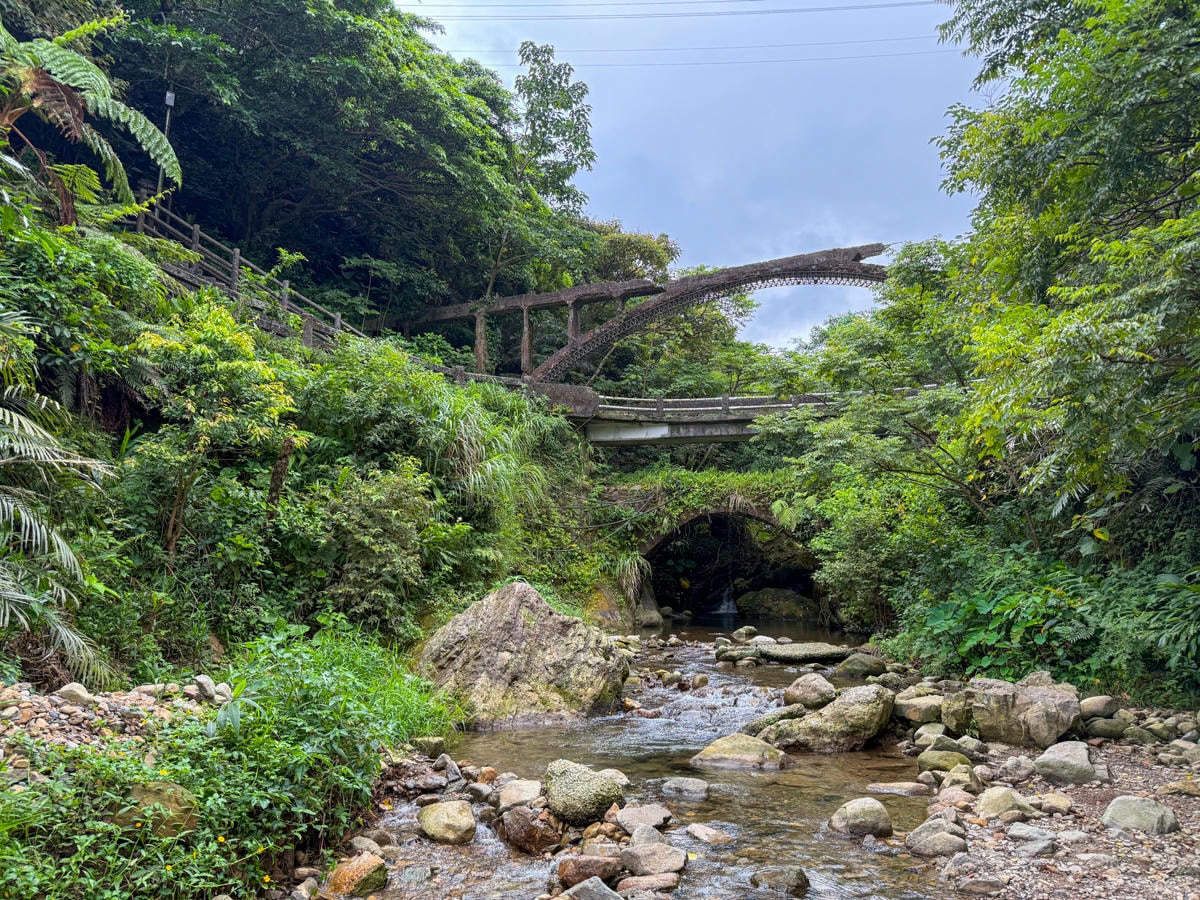 【外九份溪圳橋三層橋】教你怎麼去全台唯一金瓜石三層橋，每年金瓜石迎媽祖遶境必經路線！瑞芳區山林野溪秘境打卡地標！