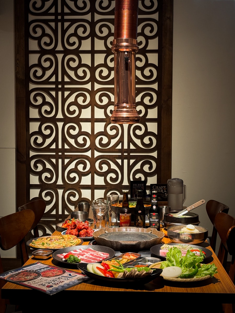 【ABV 韓式餐酒館】板橋車站附近美食餐廳推薦，大啖正宗韓式烤肉、經典韓國料理，內用小菜無限續！