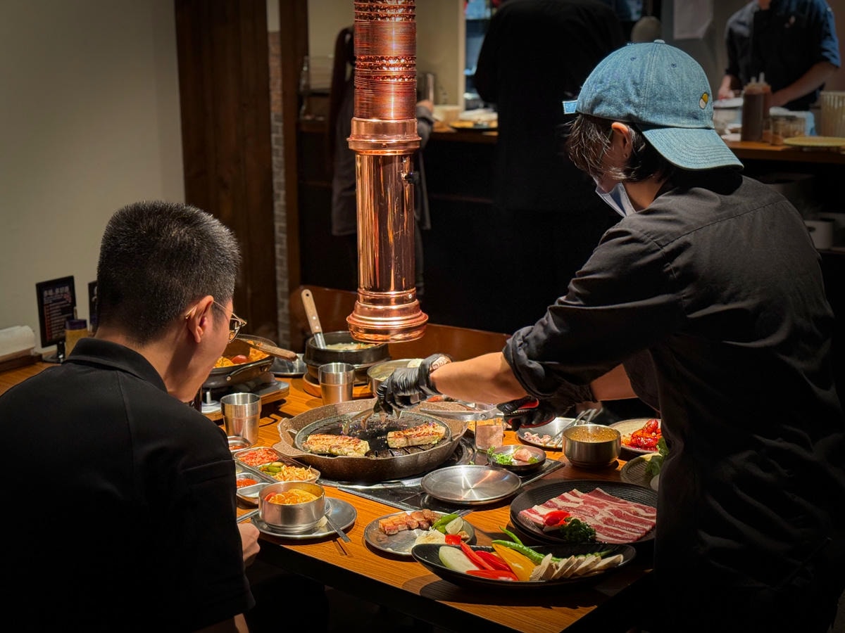 【ABV 韓式餐酒館】板橋車站附近美食餐廳推薦，大啖正宗韓式烤肉、經典韓國料理，內用小菜無限續！